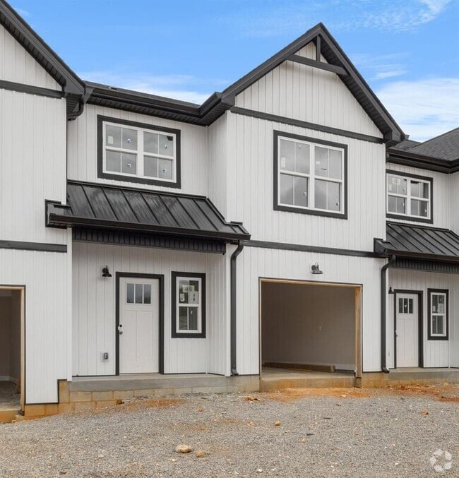 Building Photo - 166 Sango Dr