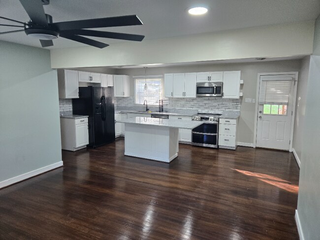 Foto del edificio - 10632 Courtney Rd