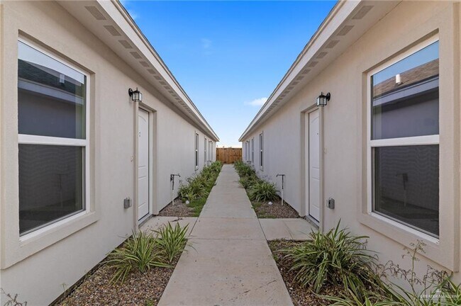 Foto del edificio - 3099 Briggs Rd