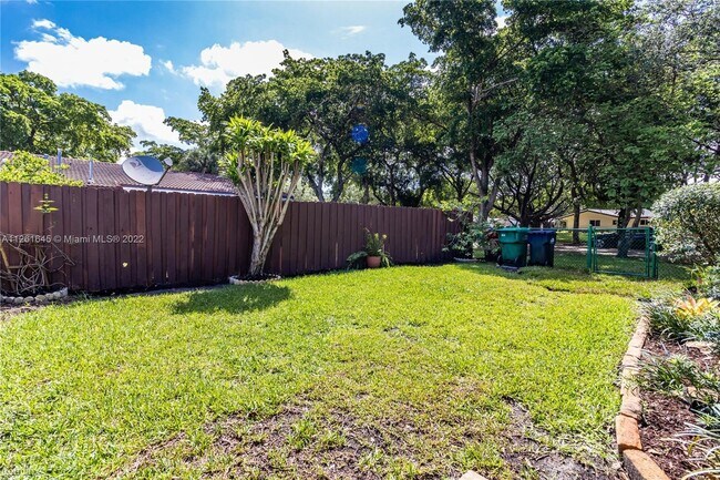 Foto del edificio - 3 br, 2 bath House - 15461 Turnbull Dr