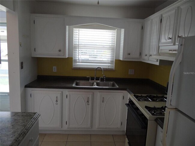 Foto del edificio - 5357 81st St N