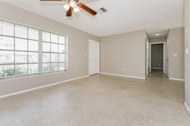 Foto del edificio - 687 SW Heather St