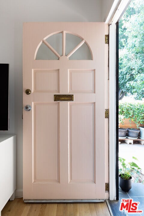 Foto del edificio - 1152 Wilcox Pl
