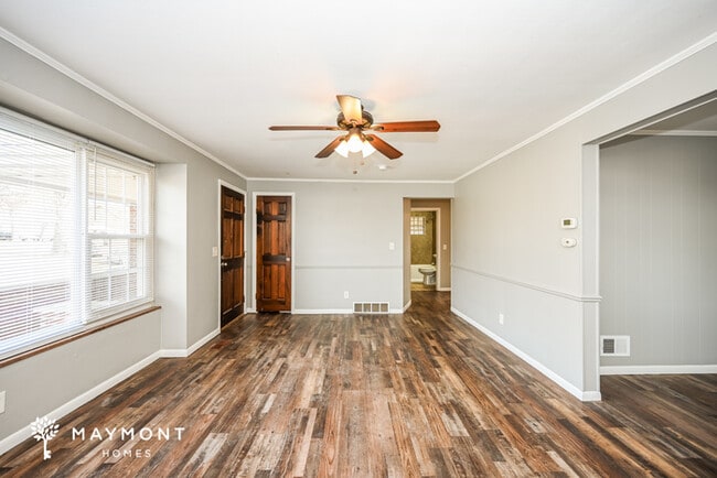 Building Photo - 2461 Pinwood Ln