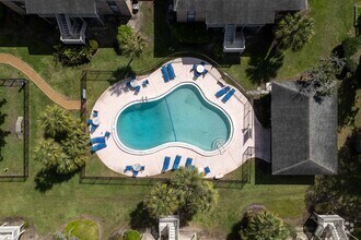 Building Photo - The Ridge on 34th Avenue Apartments