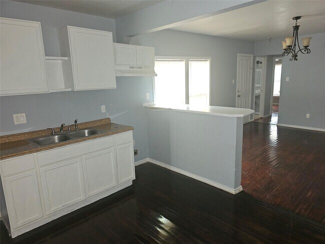 Building Photo - 4228 Lorin Ave