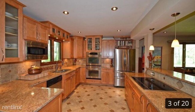 Building Photo - 4 br, 2.5 bath House - 25546 S Pinewood Ln