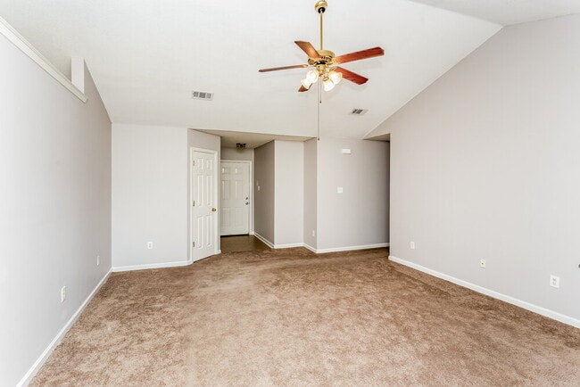 Foto del edificio - 10894 Carter Ln Cove