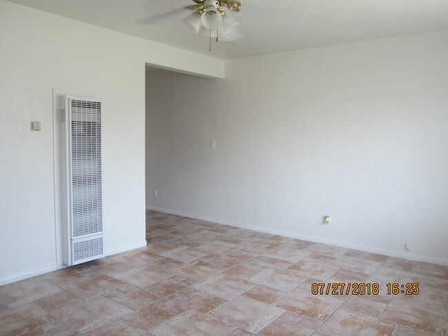 Building Photo - 2 br, 1 bath Apartment - 1004 TEXAS STREET
