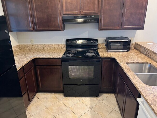 Foto del edificio - Spacious 2BR/2.5BA Condo in a Quiet HOA Community