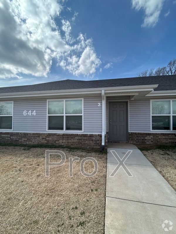 Building Photo - 644 Hidden Springs Dr