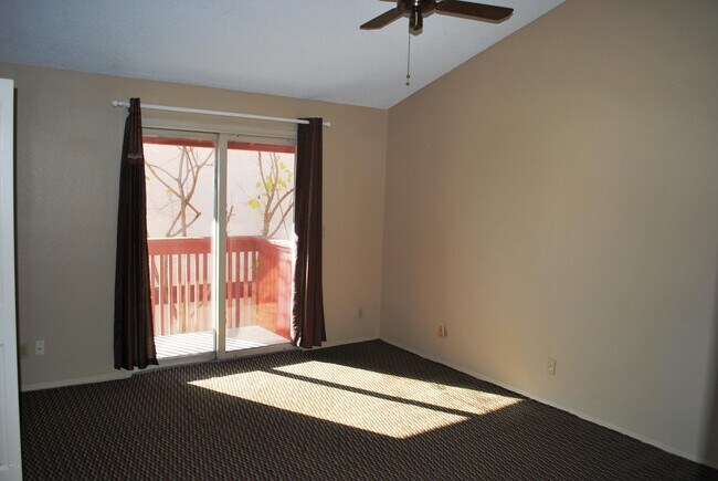 Building Photo - 1402 W Osborn Rd