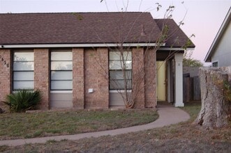 Building Photo - 1428 W Braker Ln