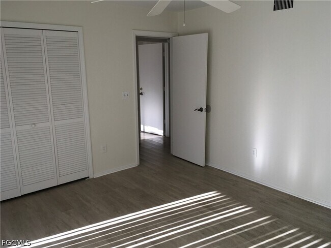 Foto del edificio - 5019 SW 16th Pl