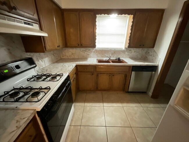 Foto del edificio - 3bd 2ba 2 car