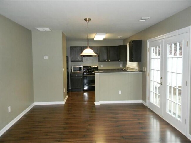 Foto del edificio - 320 Hiawassee Dr