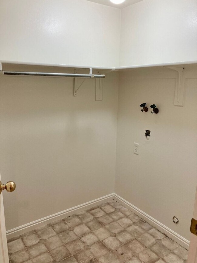 Foto del edificio - Beautiful North Ogden 2 bed 1.5 bath townhome with 1 Car Garage!!