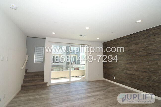 Foto del edificio - 3 Bedroom, 3.5 bathroom Three story Luxury...