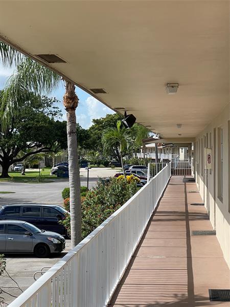 Foto del edificio - 7355 NW 5th Pl