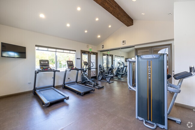 Canyon Ridge - Gimnasio - Canyon Ridge