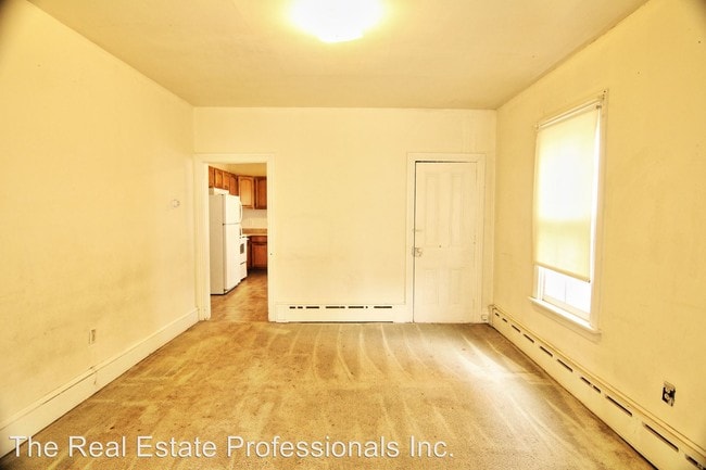 Building Photo - 5 br, 1 bath House - 323 Glasgow Street