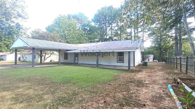 Building Photo - 4106 Orion St