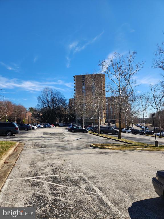 Building Photo - 4600 S Four Mile Run Dr