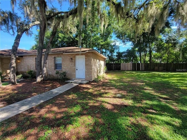 Building Photo - 1428 E Fern Rd