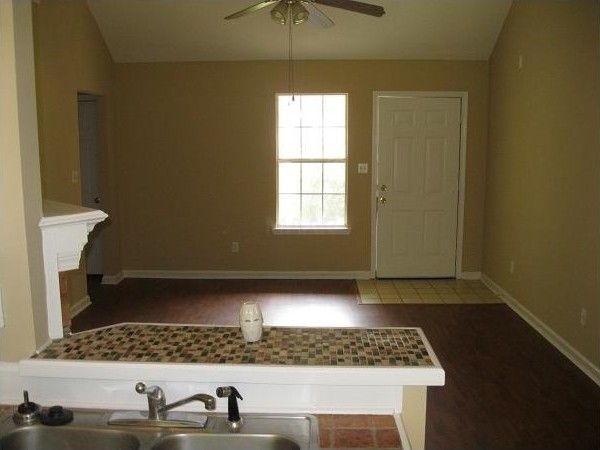 Foto del edificio - 9274 Charly Hill Ln