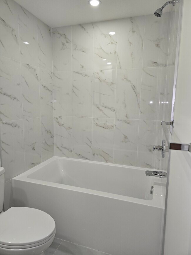 Photo du bâtiment - 354 Sora Way SE