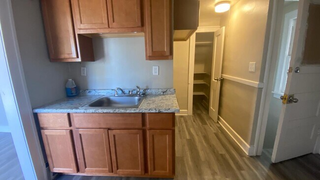 Foto del edificio - 19814 Shawnee Ave