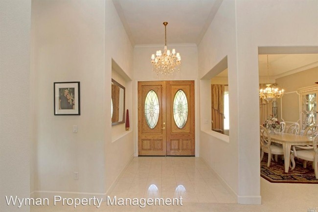 Building Photo - 60 Greenbriar Cir