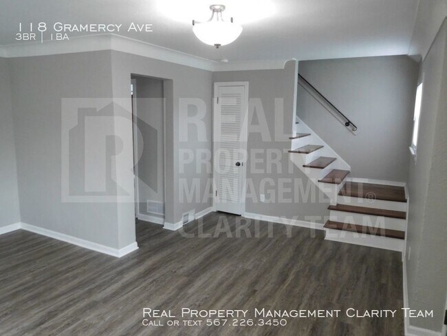 Building Photo - West Toledo 3 Bd/1Ba Sunroom Special