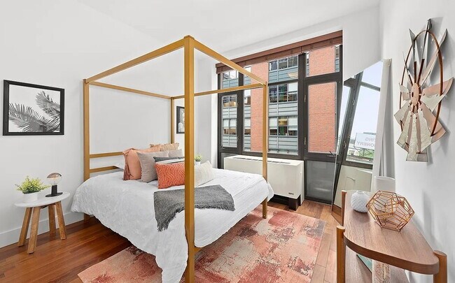 Foto del edificio - Enjoy this modern apartment’s generous nat...