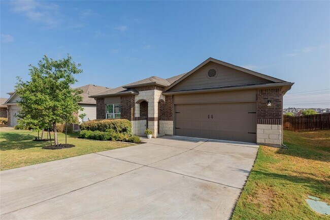 Building Photo - 652 Donegal Ln
