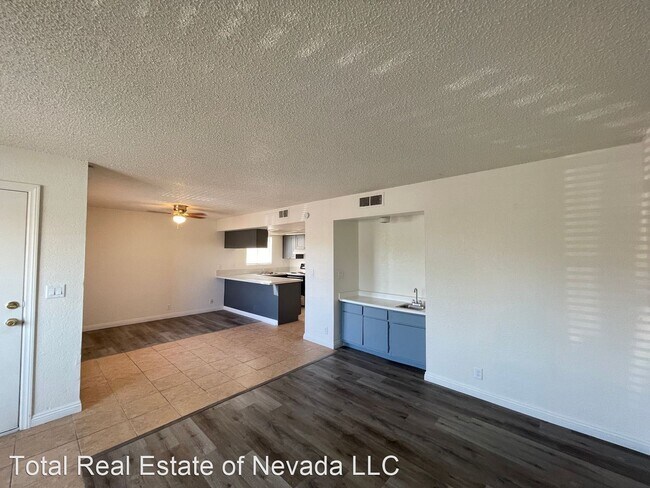 Foto del edificio - 2 br, 2 bath House - 6241 Bellota Dr #A