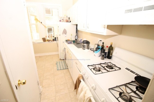 Building Photo - 1706 Commonwealth Ave