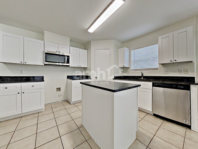 Building Photo - 6830 Shallow River Ct