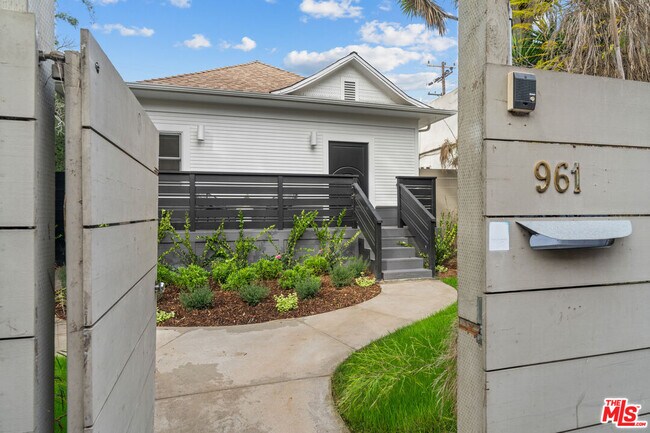 Foto del edificio - 961 Marco Pl