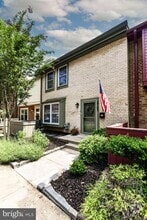 Building Photo - 2107 Golf Course Dr