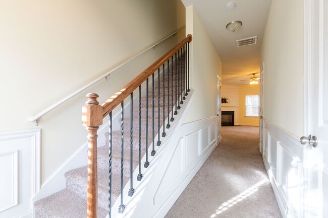 Foto del edificio - Spacious 3BR/2.5BA Townhouse Near Atlanta