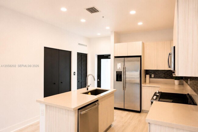 Foto del edificio - 4740 NW 84th Ct