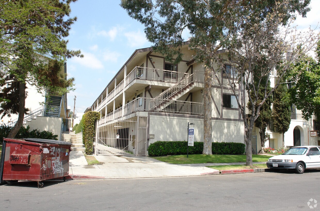 Primary Photo - 219 E Garfield Ave