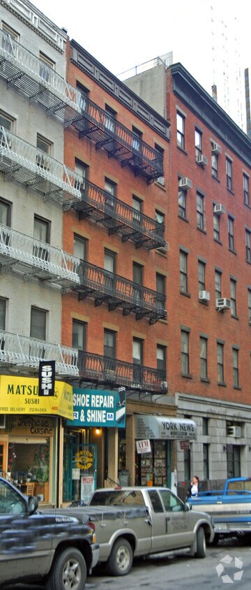 Primary Photo - 405 E 70th St