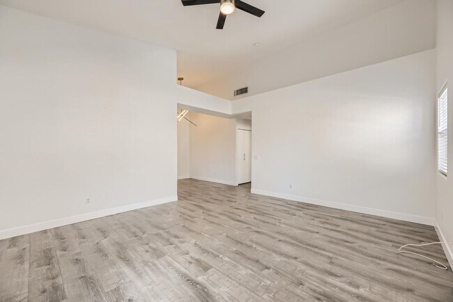 Foto del edificio - 2153 Jasper Bluff St