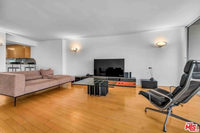 Foto del edificio - 4316 Marina City Dr