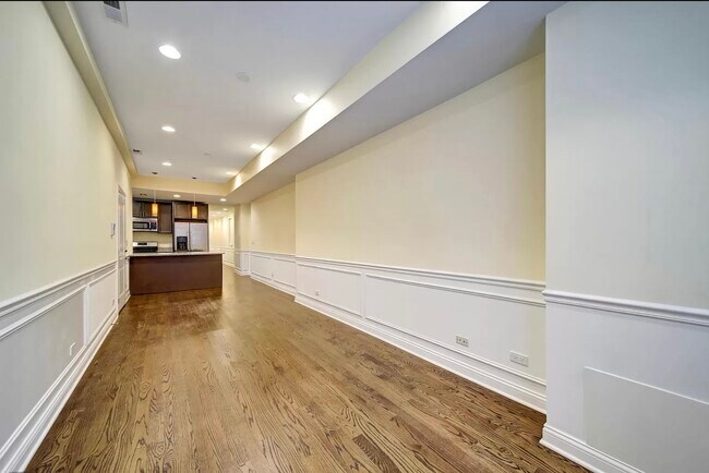 Foto del edificio - 3541 N Reta Ave