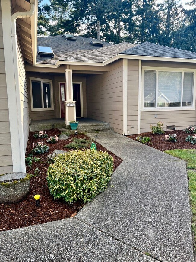 Foto del edificio - One story Ridgetop Home