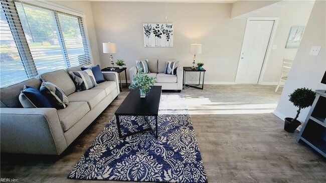 Foto del edificio - 6525 Clemson Ave