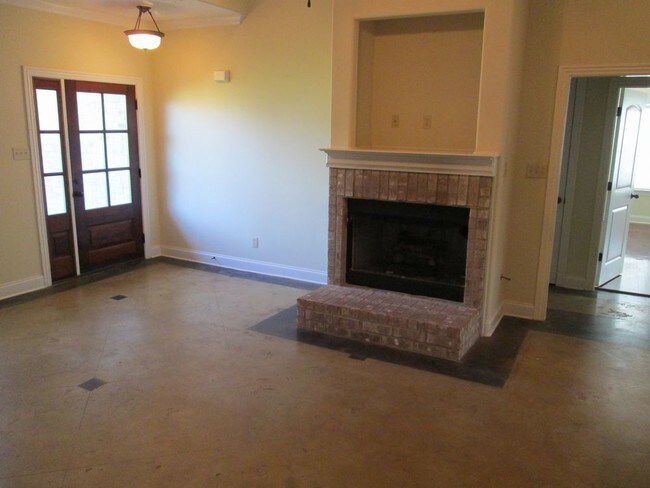 Building Photo - MARION RENTAL HOME 3 BED/2 BATH ON LARGE LOT
